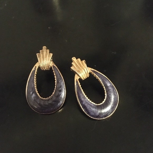 Earrings - Picture 3 of 3